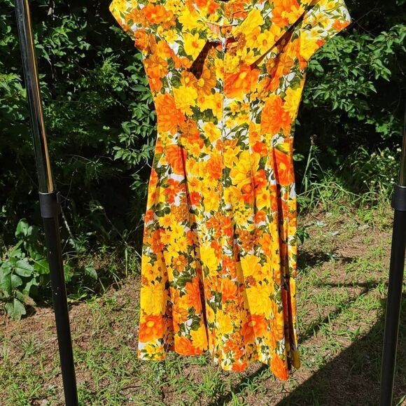 𝅺HANDMADE yellow floral short sleeve midi dress - Picture 13 of 14